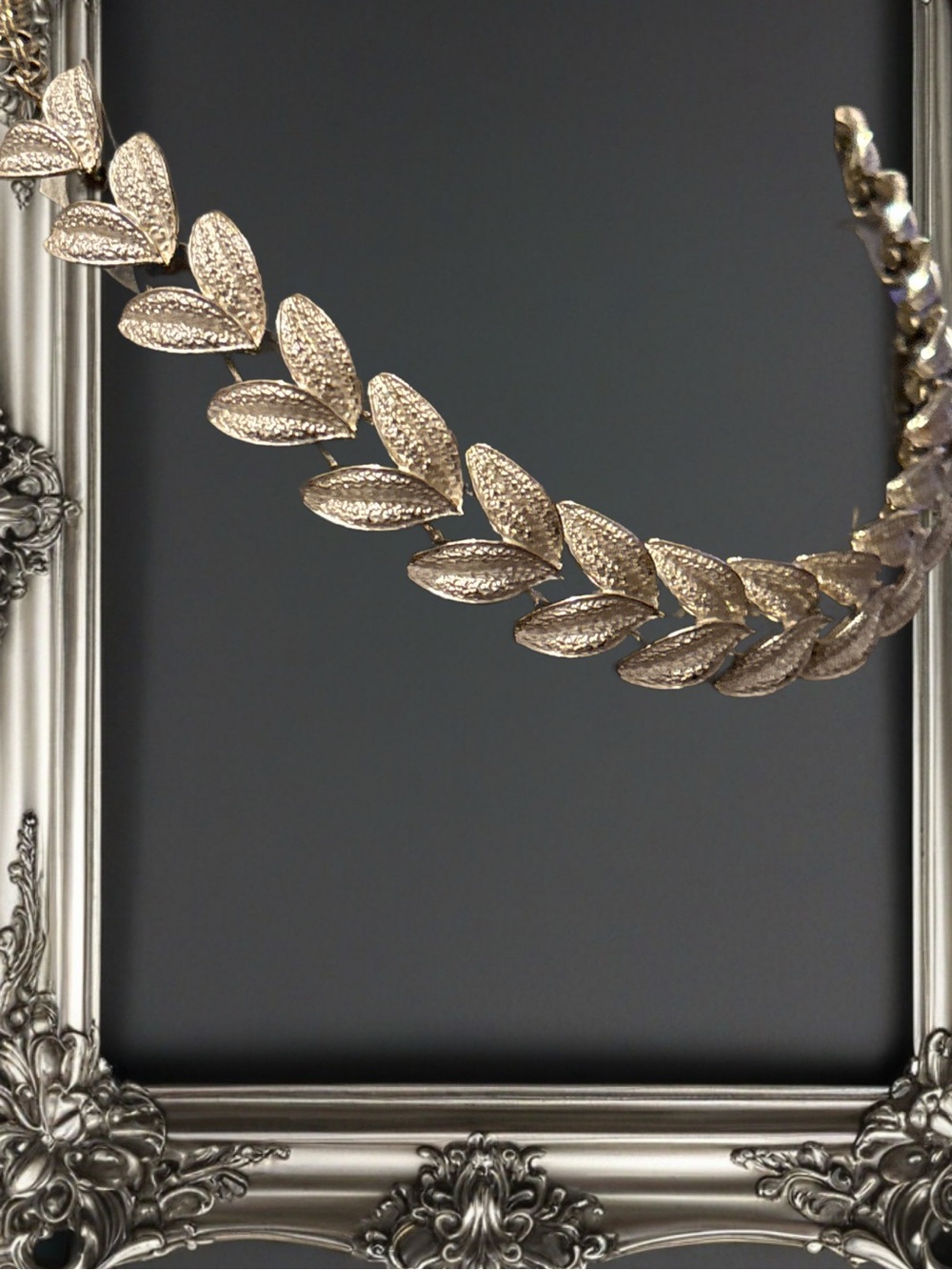 Silver Leaf Pavé Choker Necklace - Elegant Women's Jewelry